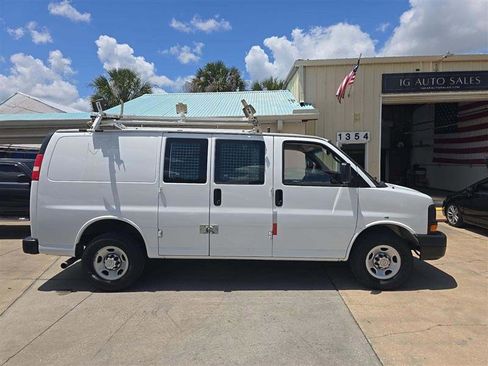 Used 2015 Chevrolet Express 2500 RWD image 4