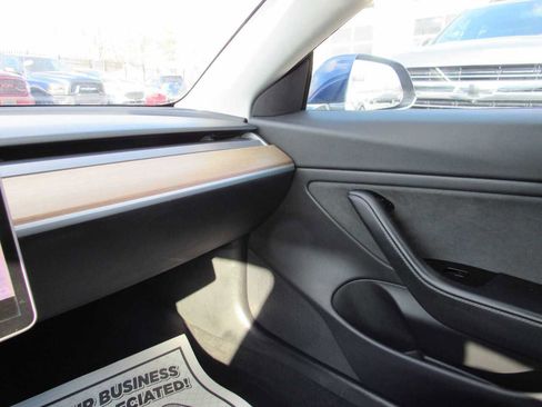 Used 2018 Tesla Model 3 Long Range image 16