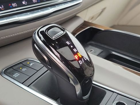 Certified 2022 Cadillac Escalade Premium Luxury Platinum image 35