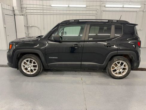 Used 2019 Jeep Renegade Sport w/ Sport Appearance Group FWD image 2