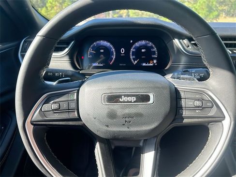 Used 2024 Jeep Grand Cherokee L Altitude image 18