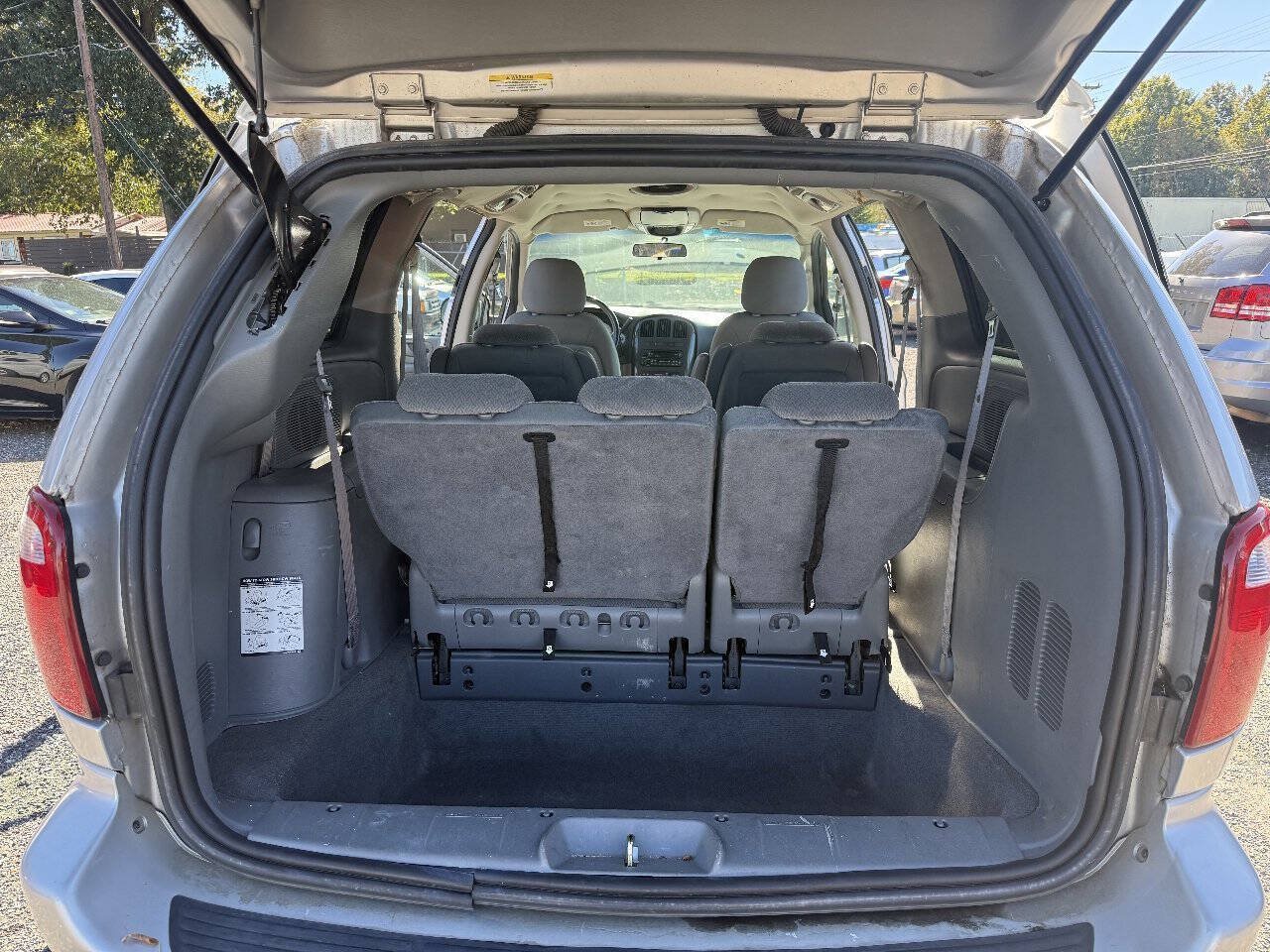 Used 2006 Dodge Grand Caravan SXT FWD image 16