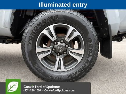 Used 2019 Toyota Tacoma TRD Sport w/ Technology Package image 10