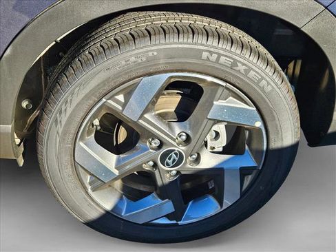 New 2025 Hyundai Venue Limited image 9
