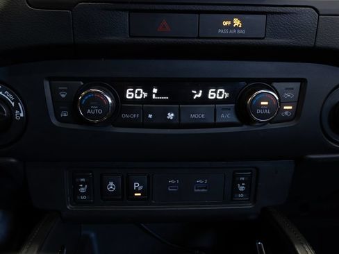 Used 2022 Nissan Frontier PRO-4X w/ Pro-4X Premium Package AWD/4WD image 39
