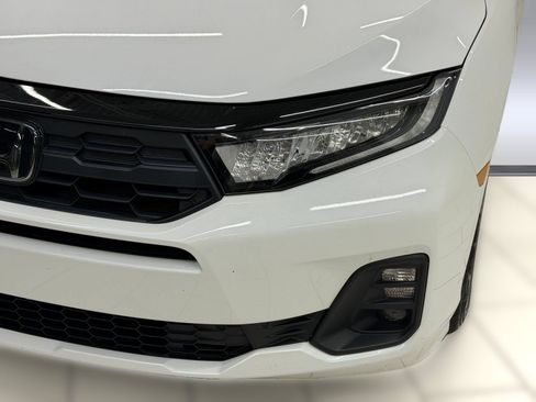 Used 2025 Honda Odyssey EX-L image 10
