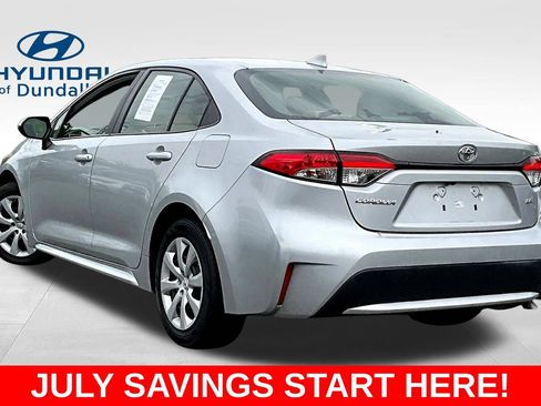 Used 2020 Toyota Corolla LE FWD image 3