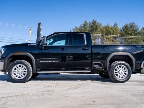 Used 2024 GMC Sierra 2500 SLE w/ SLE Value Package; image 3