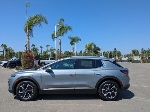 Used 2026 Chevrolet Equinox EV LT w/ LPO, All-Weather Mat Package image 2