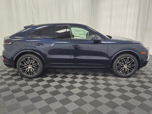 Certified 2025 Porsche Cayenne Coupe AWD/4WD image 8