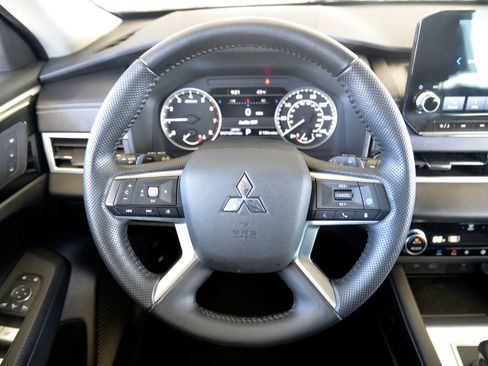 Used 2022 Mitsubishi Outlander SEL image 18