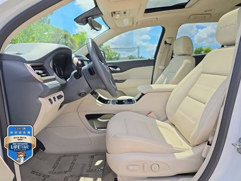 Certified 2023 GMC Acadia Denali w/ Denali Technology Package FWD image 18