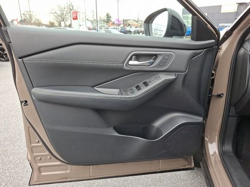 Certified 2024 Nissan Rogue Platinum image 15