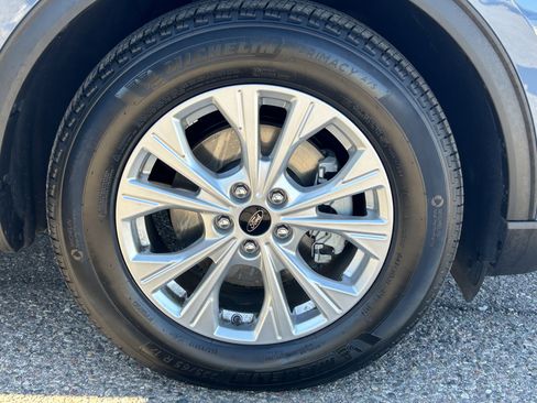 Used 2025 Ford Escape Active w/ Tech Pack #1 image 8