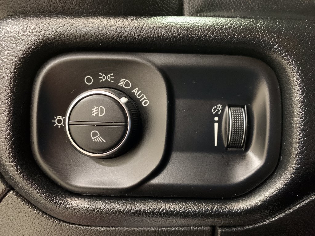 Used 2021 RAM 1500 Big Horn AWD/4WD image 14