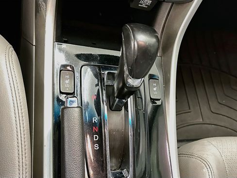 Used 2017 Honda Accord EX-L image 24