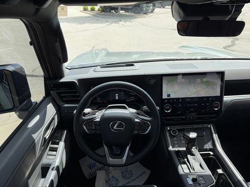 Used 2025 Lexus GX 550 w/ Accessory Package (CT) AWD/4WD image 48