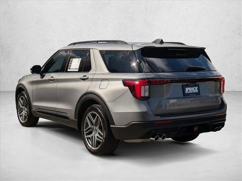 Used 2025 Ford Explorer ST image 7
