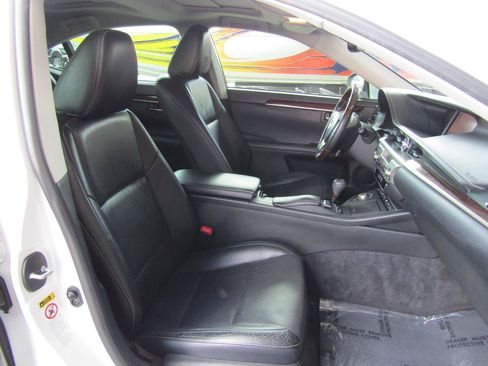 Used 2013 Lexus ES 350 FWD image 12