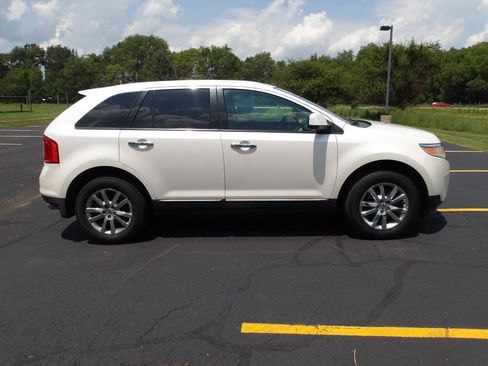 Used 2011 Ford Edge SEL w/ 201A Rapid Spec Order Code FWD image 2