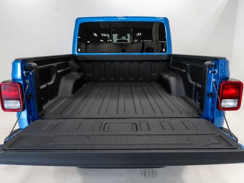 New 2026 Jeep Gladiator Sport image 24