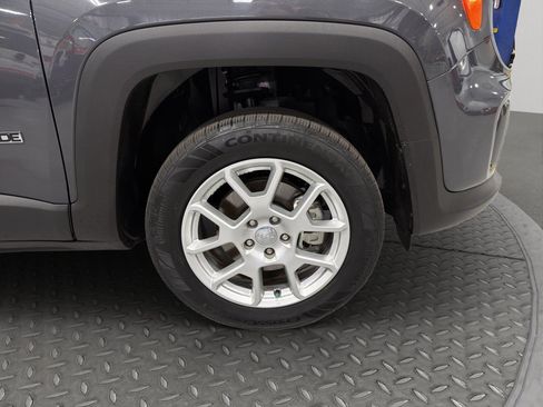 Used 2023 Jeep Renegade Latitude AWD/4WD image 13