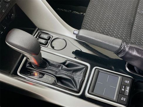 Used 2020 Mitsubishi Eclipse Cross LE image 19