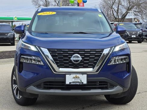 Used 2023 Nissan Rogue SV w/ SV Premium B Package image 3