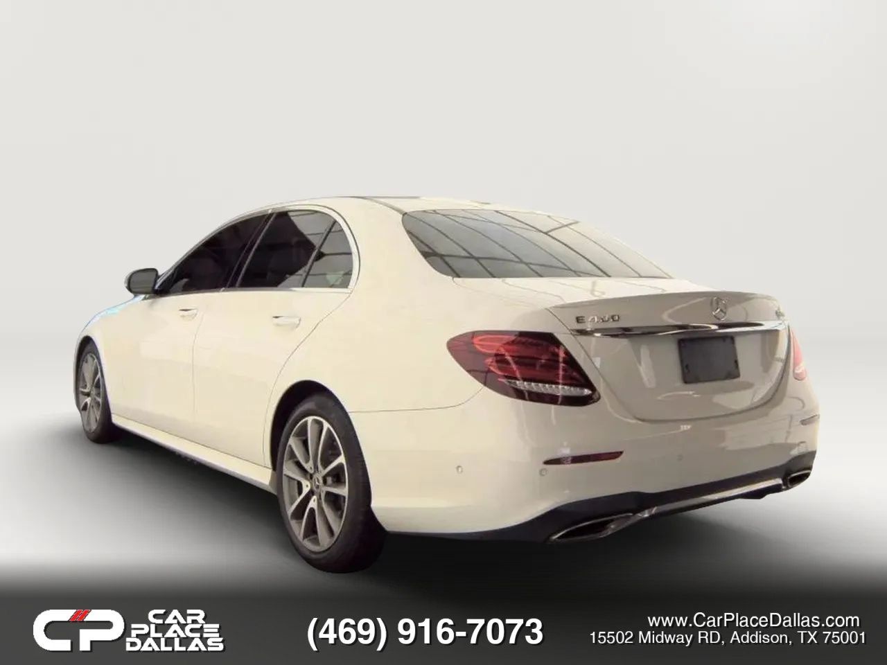 Used 2018 Mercedes-Benz E 400 4MATIC Sedan w/ Premium 2 Package (Q02) image 4