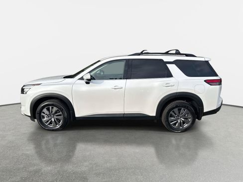 New 2025 Nissan Pathfinder SV image 8