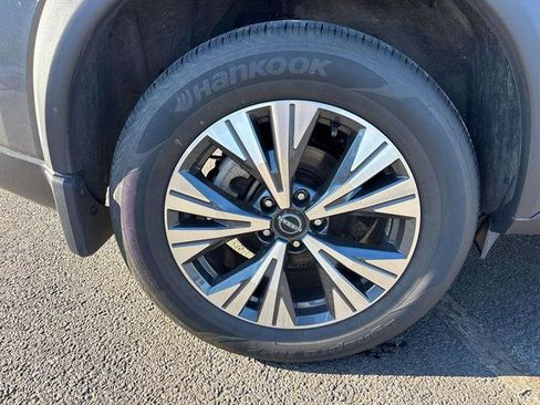 Used 2022 Nissan Rogue SV image 24