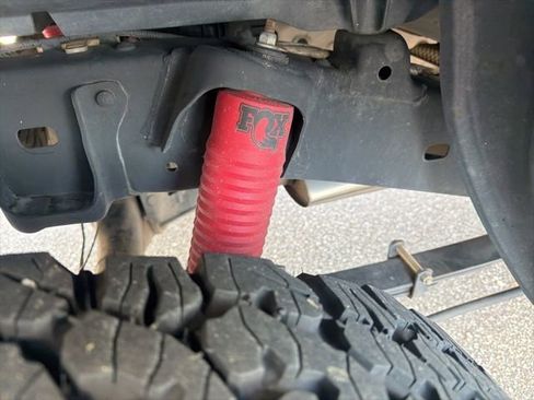 Used 2020 Toyota Tacoma TRD Off-Road w/ TRD Premium Off Road Package image 4