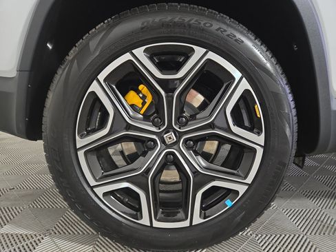 Used 2024 Rivian R1S Adventure AWD/4WD image 12