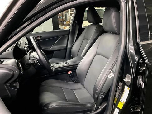 Used 2022 Lexus IS 300 image 8