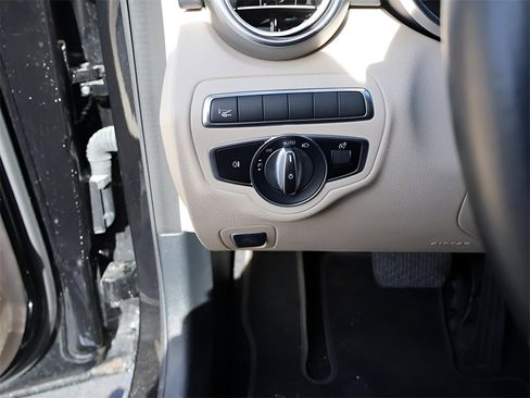 Used 2020 Mercedes-Benz C 300 4MATIC Sedan image 37