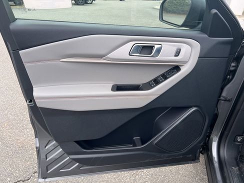 New 2026 Ford Explorer Active w/ Active Comfort Package image 17