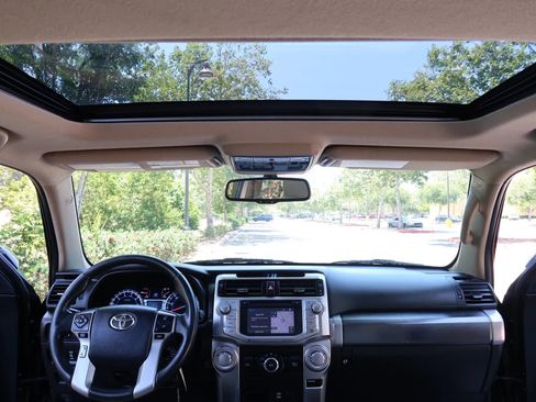 Used 2016 Toyota 4Runner SR5 Premium AWD/4WD image 30