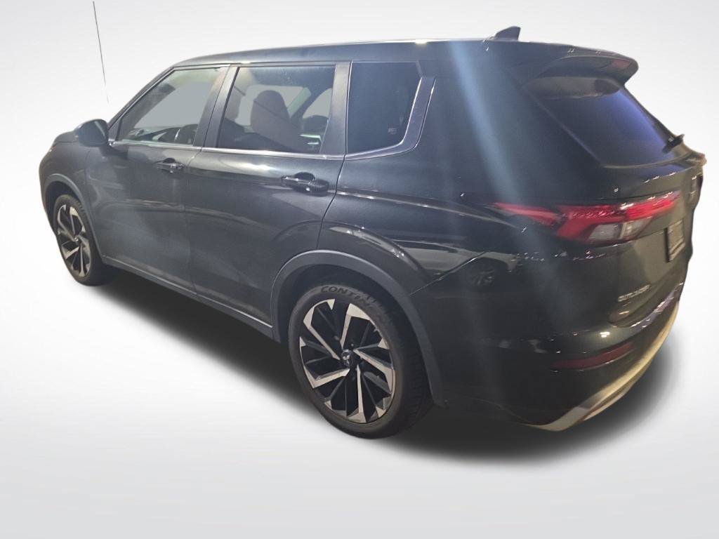 Used 2022 Mitsubishi Outlander SE AWD/4WD image 2