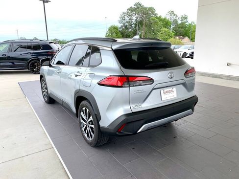 Used 2023 Toyota Corolla Cross XLE w/ Convenience Package image 7