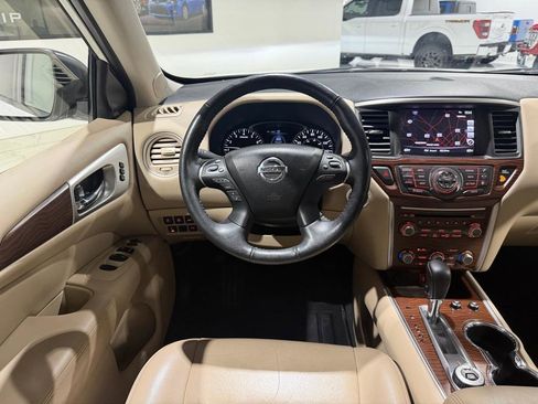 Used 2020 Nissan Pathfinder Platinum w/ Cargo Package AWD/4WD image 32