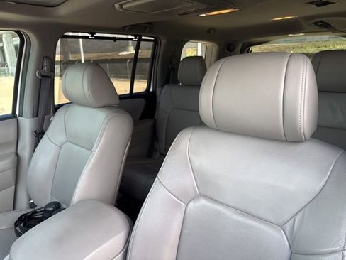 Used 2015 Honda Pilot Touring image 8