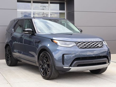 Certified 2025 Land Rover Discovery S AWD/4WD image 3