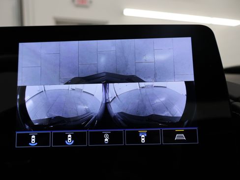 Used 2023 Chevrolet Corvette Stingray Premium Cpe w/ Z51 Performance Package image 18