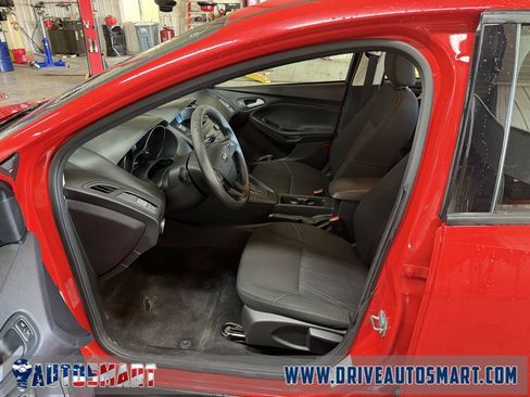 Used 2015 Ford Focus SE image 21