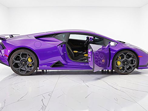 Used 2024 Lamborghini Huracan Tecnica RWD image 17
