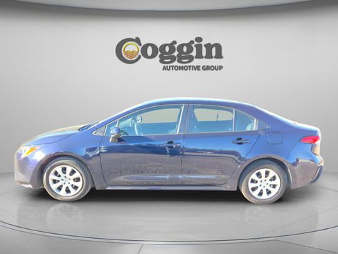 Used 2023 Toyota Corolla LE image 3