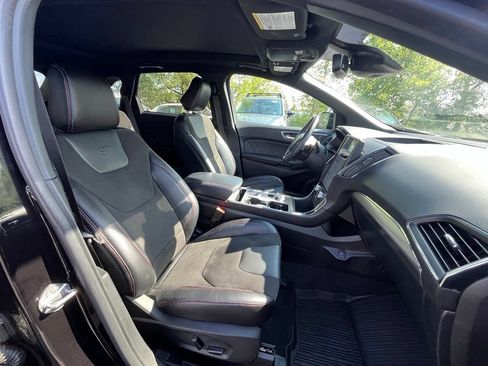 Used 2024 Ford Edge ST w/ Equipment Group 401A AWD/4WD image 10