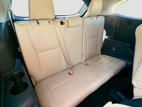 Used 2022 Toyota Highlander XLE image 21