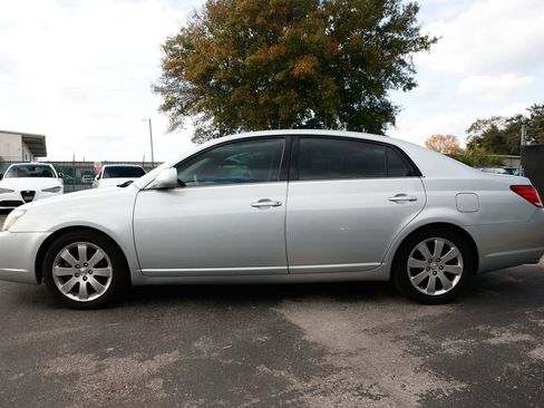 Used 2006 Toyota Avalon XLS image 2