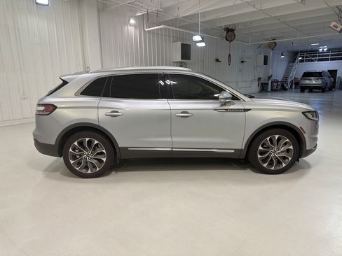 Used 2022 Lincoln Nautilus Reserve FWD image 6